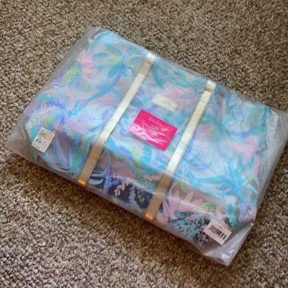 Last one! 🎉 2x Host Pick! 🎉 NWT Lilly Pulitzer Printed Pool/Beach Tote - Picture 13 of 14